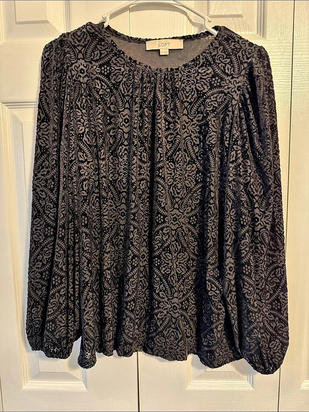 LOFT Paisley Long Sleeve Blouse in Black Size Medium Like New